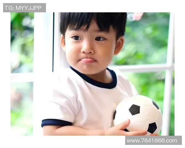 足球明星宝宝萌照大汇集让你感受足球的童趣与魅力